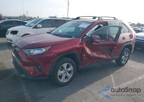 2020 Toyota Rav4 Xle z USA, uszkodzony, nr VIN 2T3W1RFV6LW088163